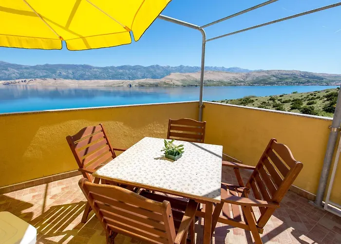 1 Bedroom Lovely In Bosana 公寓